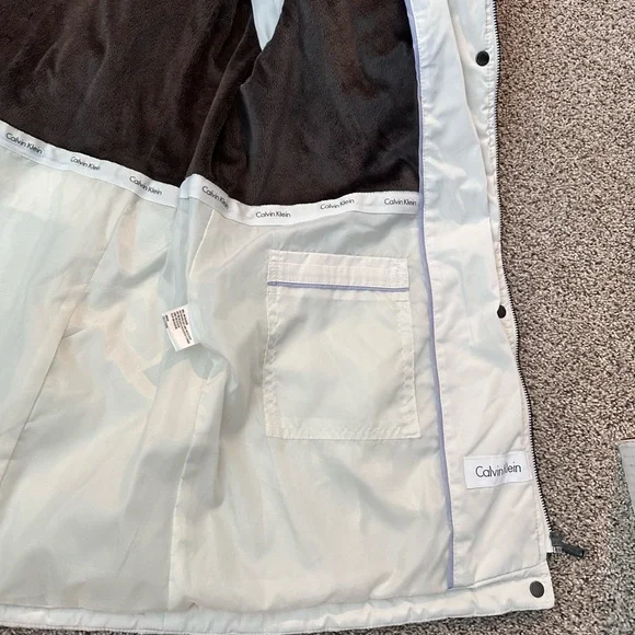 Calvin Klein White Quilted Puffer Jacket - Picture 9 of 9